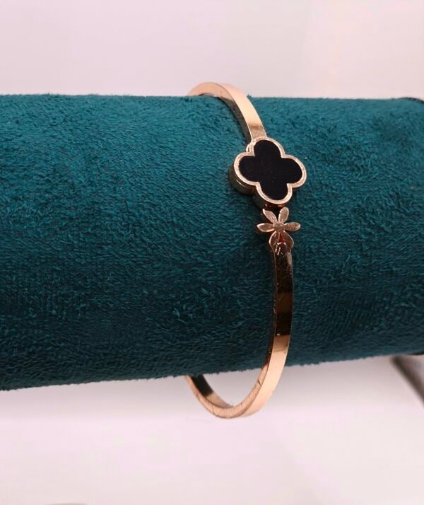 clover bracelet